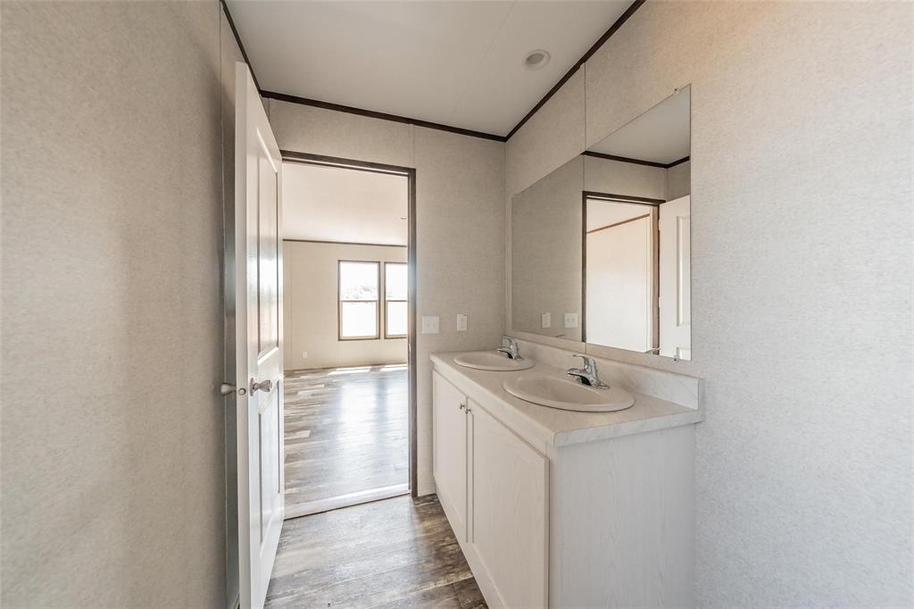 SILVER SPURS RANCH - Residential