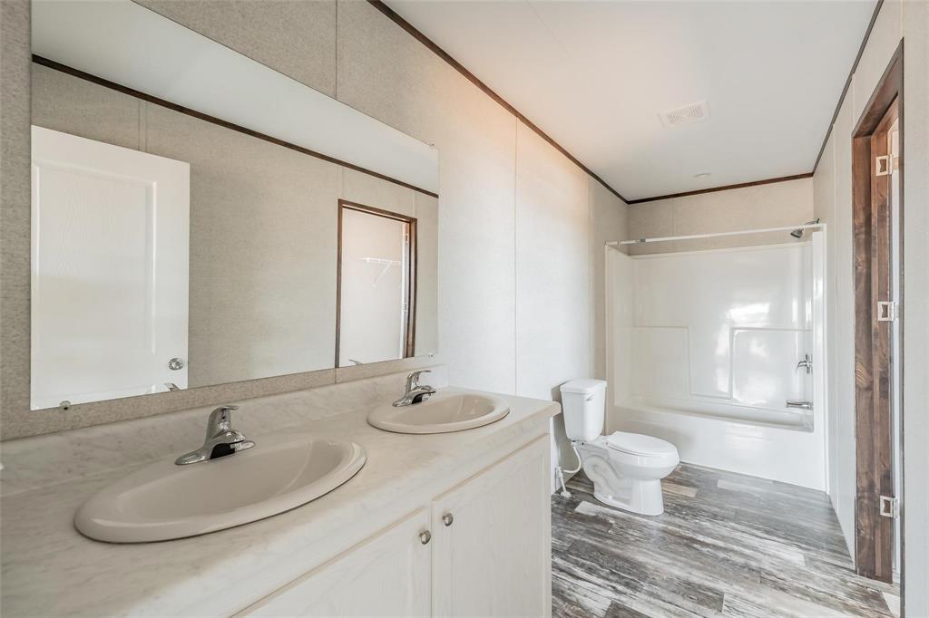 SILVER SPURS RANCH - Residential