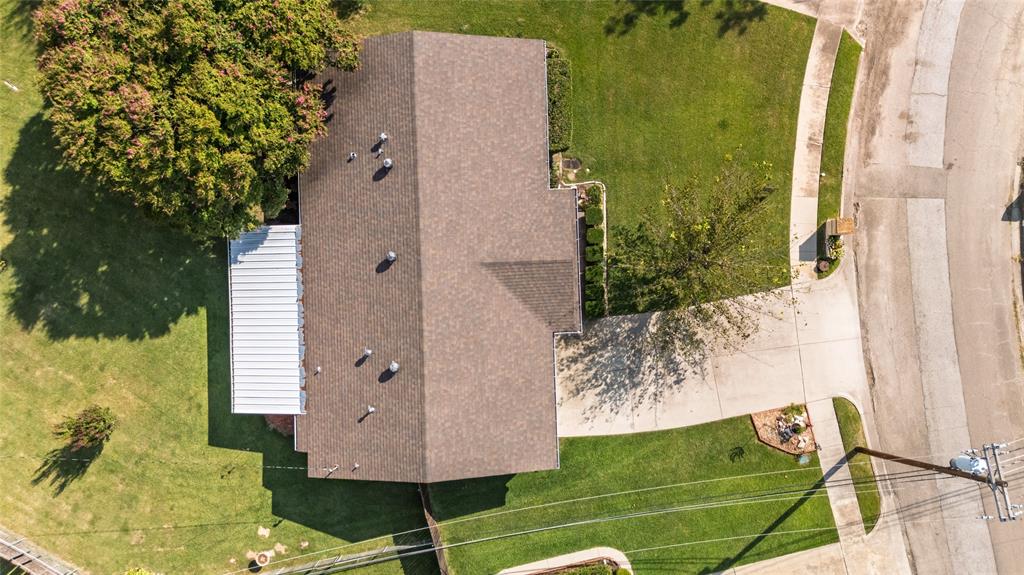 5203 Hilltop Drive