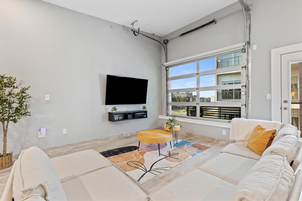 1111 S Akard Street 405