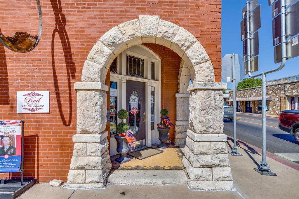 101 W Pearl Street