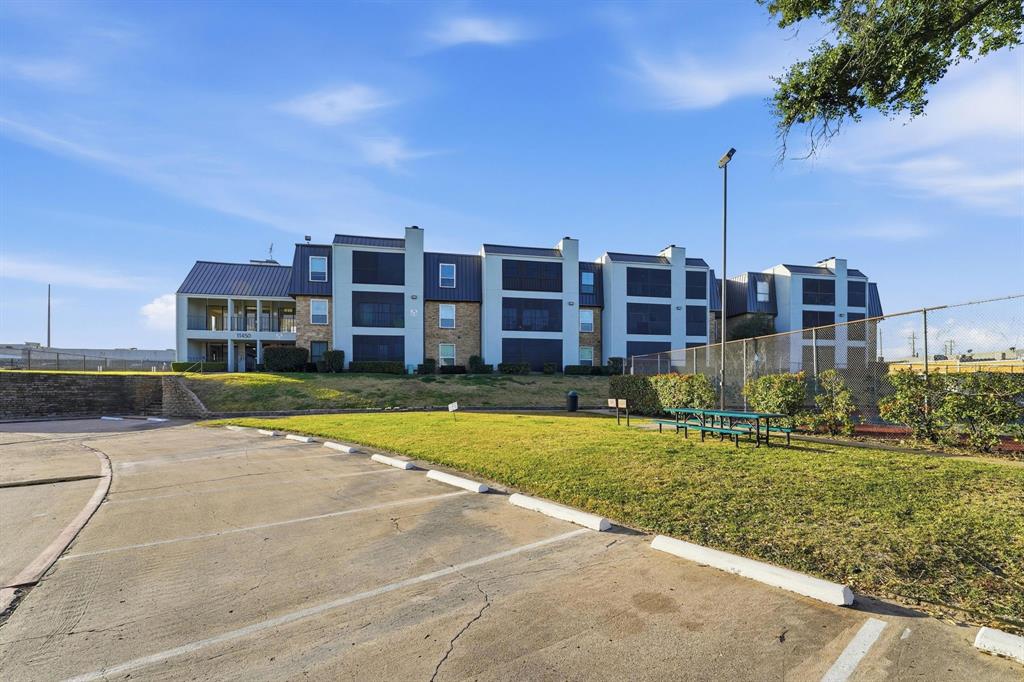 Cambridge Condos Ph 01 03 - Residential