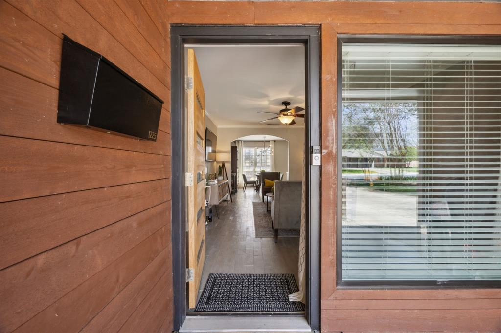 1225 Dumont Drive