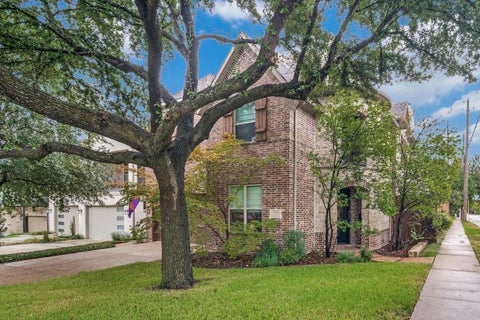 Photo of 5500 Longview ST, Dallas, TX 75206 (MLS # 21403003)
