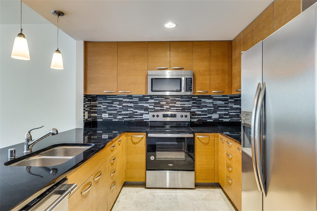 Metropolitan 1200 Main St Condo - Residential