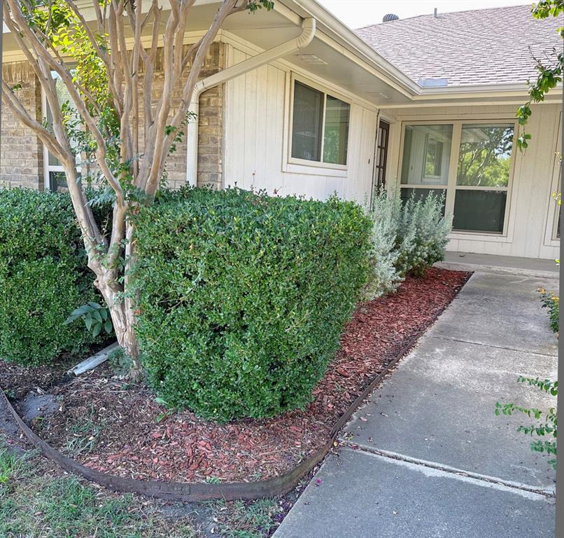 NORTH LAKE WOODLAND - Residential Lease