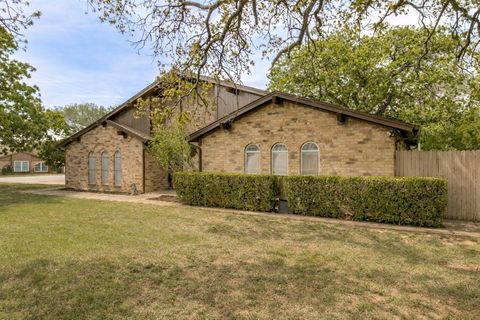 Photo of 6917 Smithfield Road, North Richland Hills, TX 76182 (MLS # 21233443)