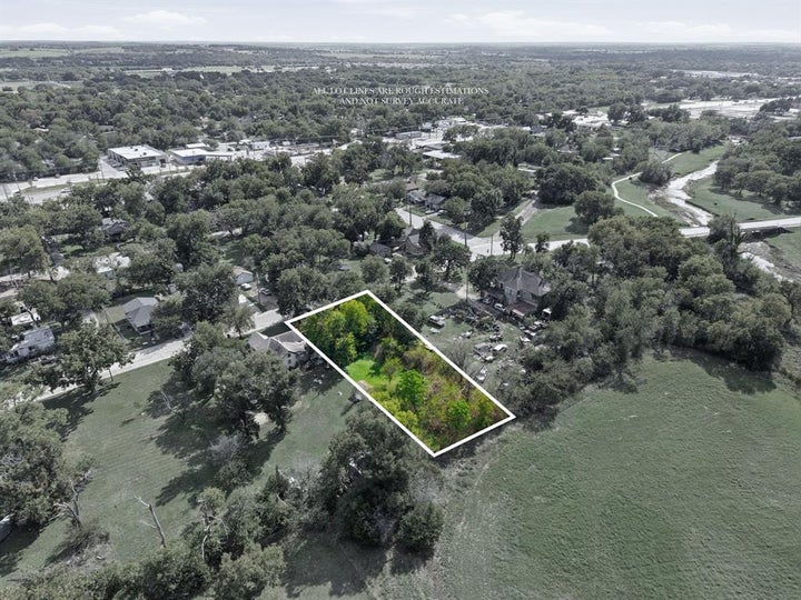 Photo 1 of 8 — 1109 Alvarado Street, Cleburne, TX 76031