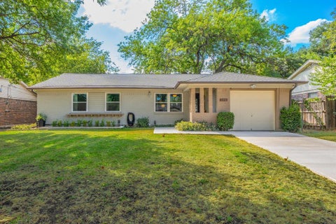 Photo of 506 Dover Drive, Richardson, TX 75080 (MLS # 21402458)