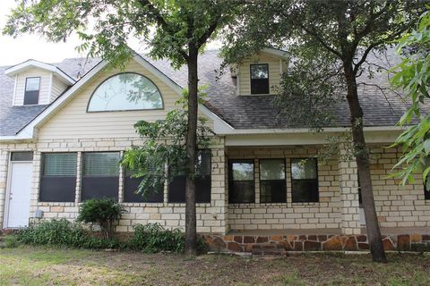 A home in Comanche