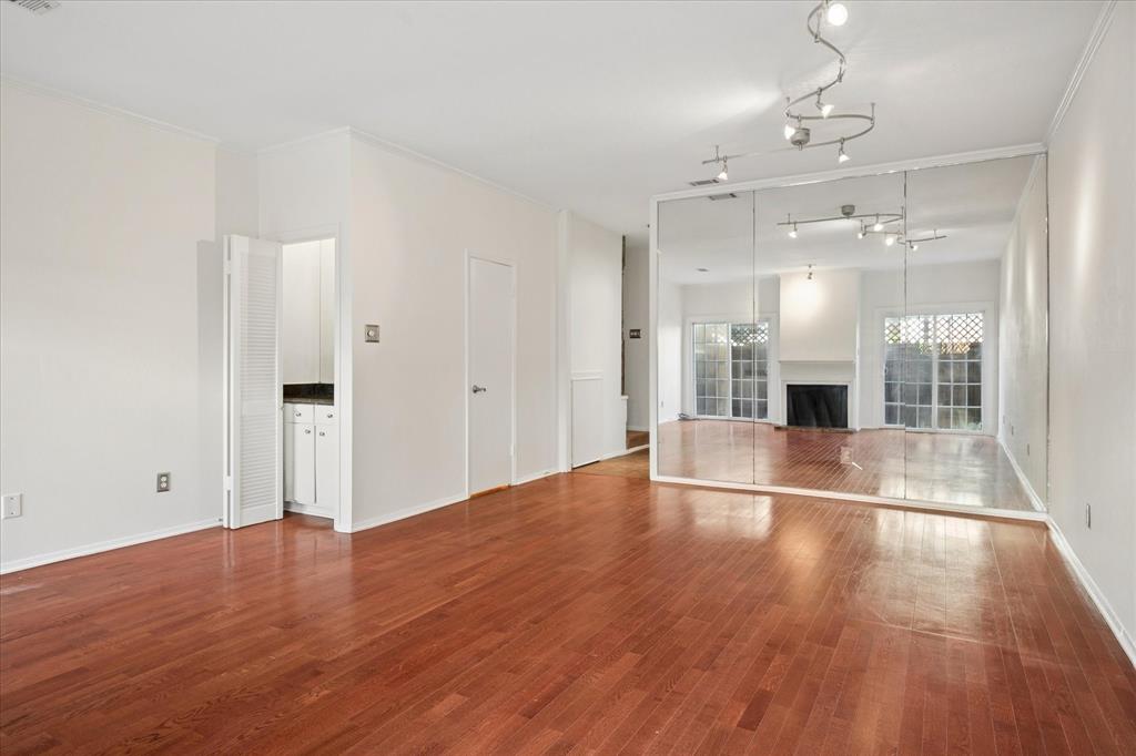 4418 BOWSER CONDOMINIUM - Residential