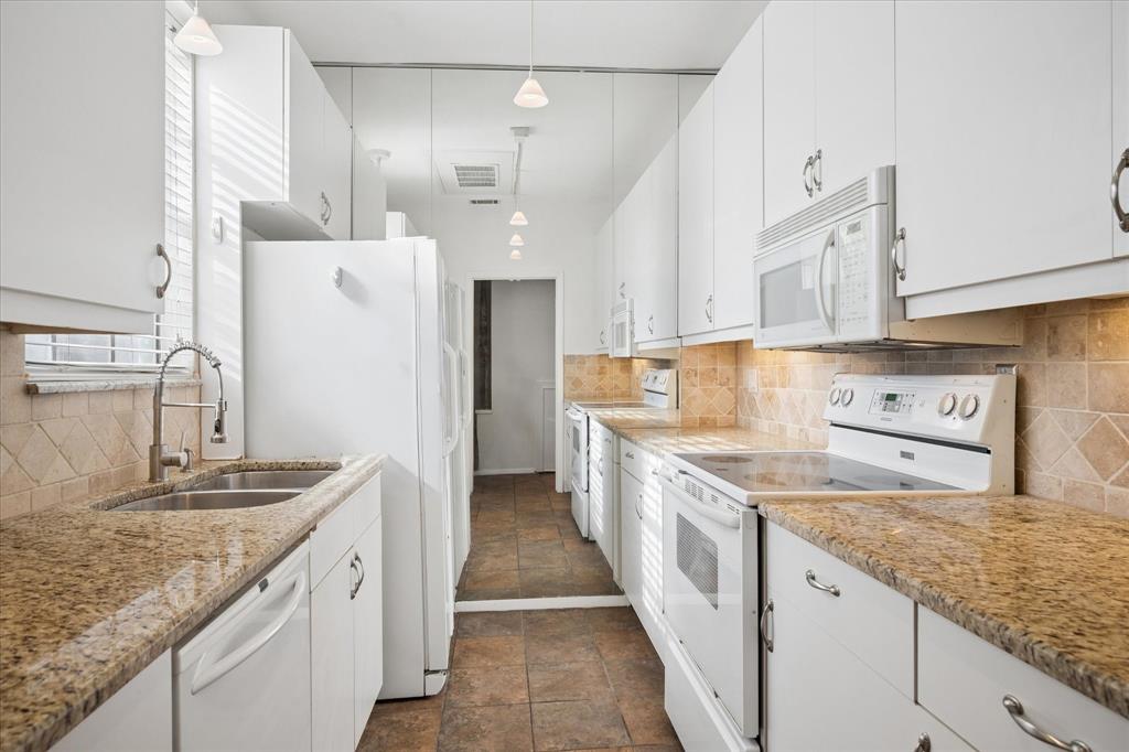 4418 BOWSER CONDOMINIUM - Residential