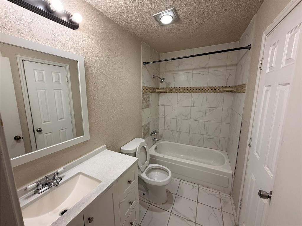 Williamsburg Square - Residential