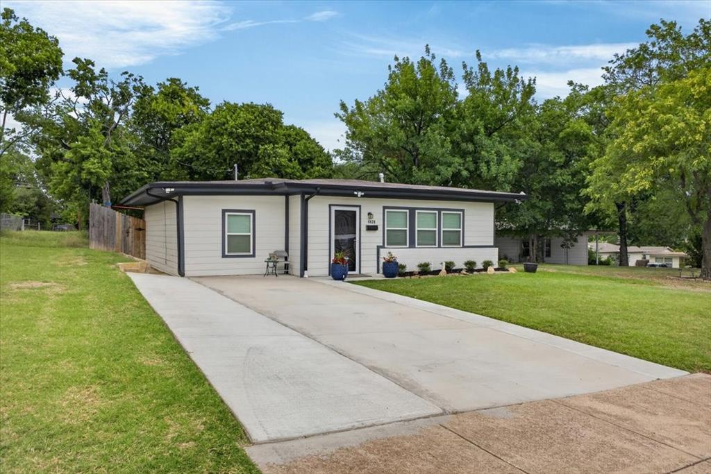 Photo of 4424 Wellesley Avenue, Fort Worth, TX 76107 (MLS # 21387803)