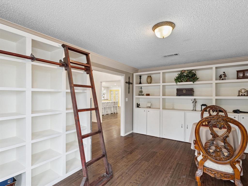 10186 Meadowcrest Drive