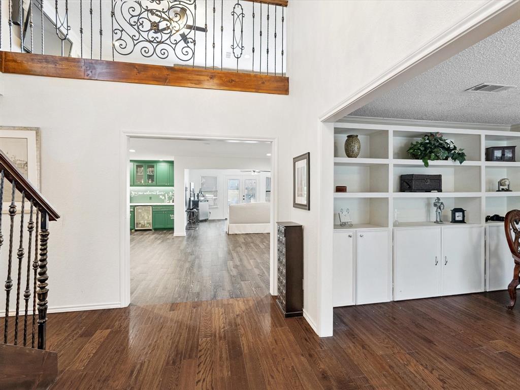 10186 Meadowcrest Drive