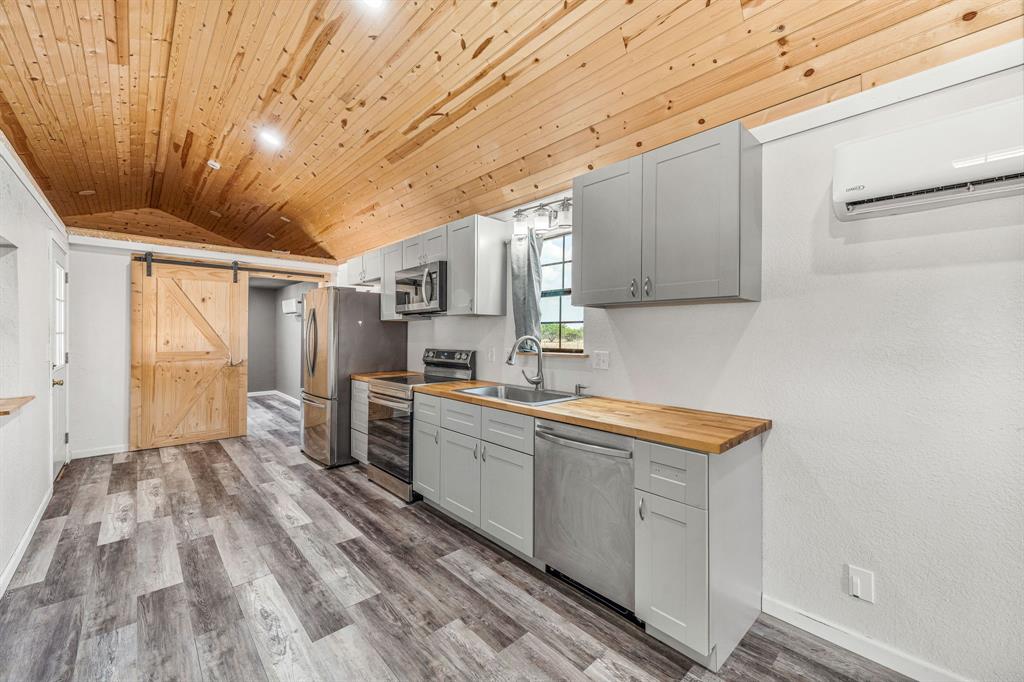 4470 Farm Road 219