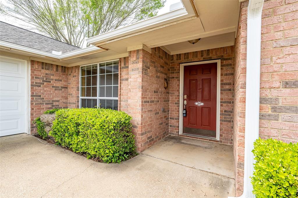 207 Willow Road