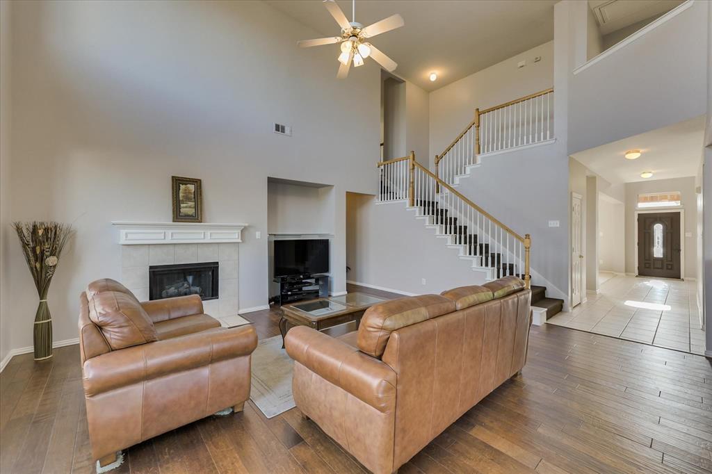 VILLAGES OF WOODLAND SPRINGS - Residential