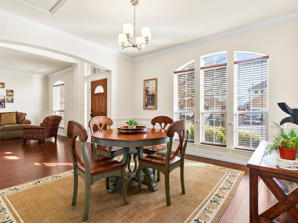 3729 Glassenberry Street