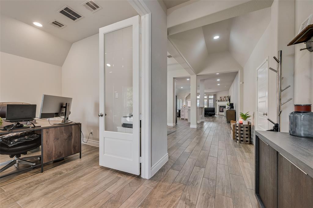 961 Canterbury Lane