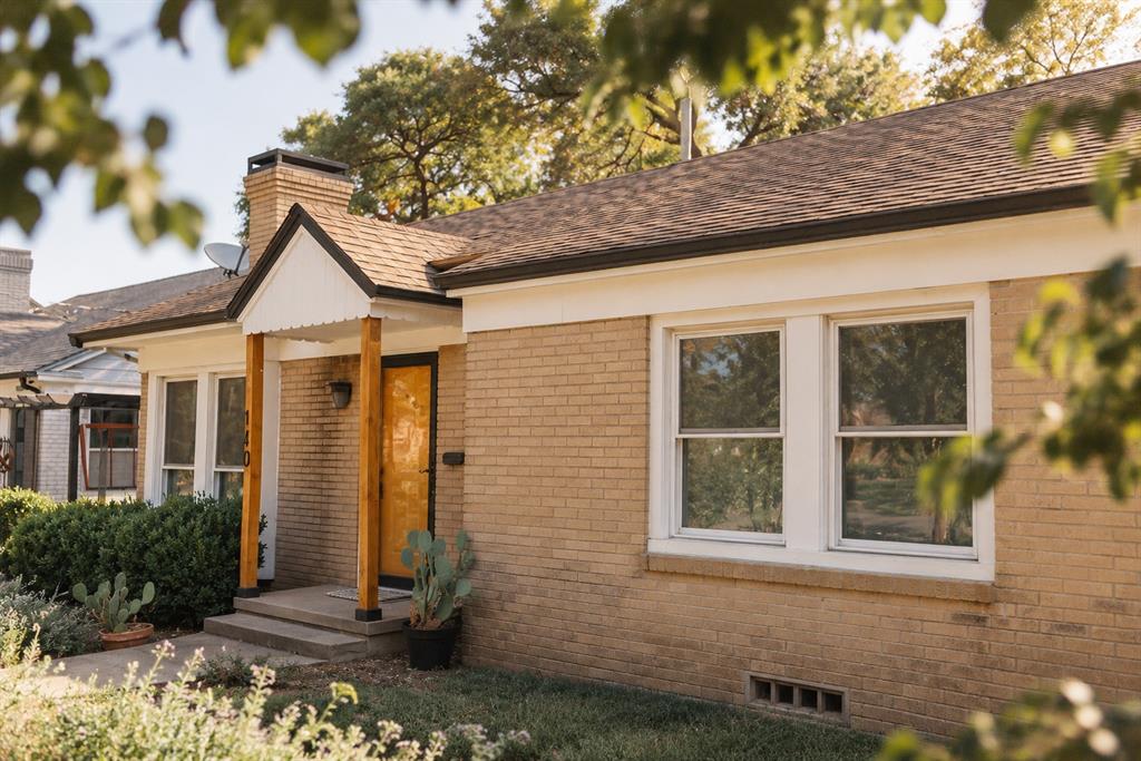 110 N Briscoe Boulevard