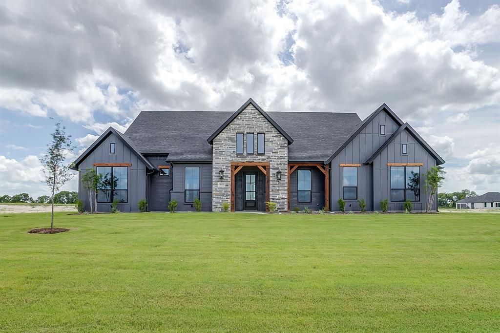 Photo of 10121 Baldy Mountain Drive, Waxahachie, TX 75167 (MLS # 21320756)