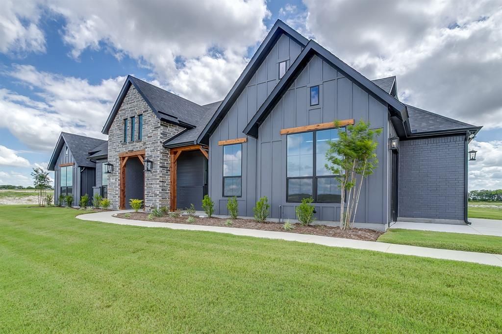 Photo of 10121 Baldy Mountain Drive, Waxahachie, TX 75167 (MLS # 21320756)