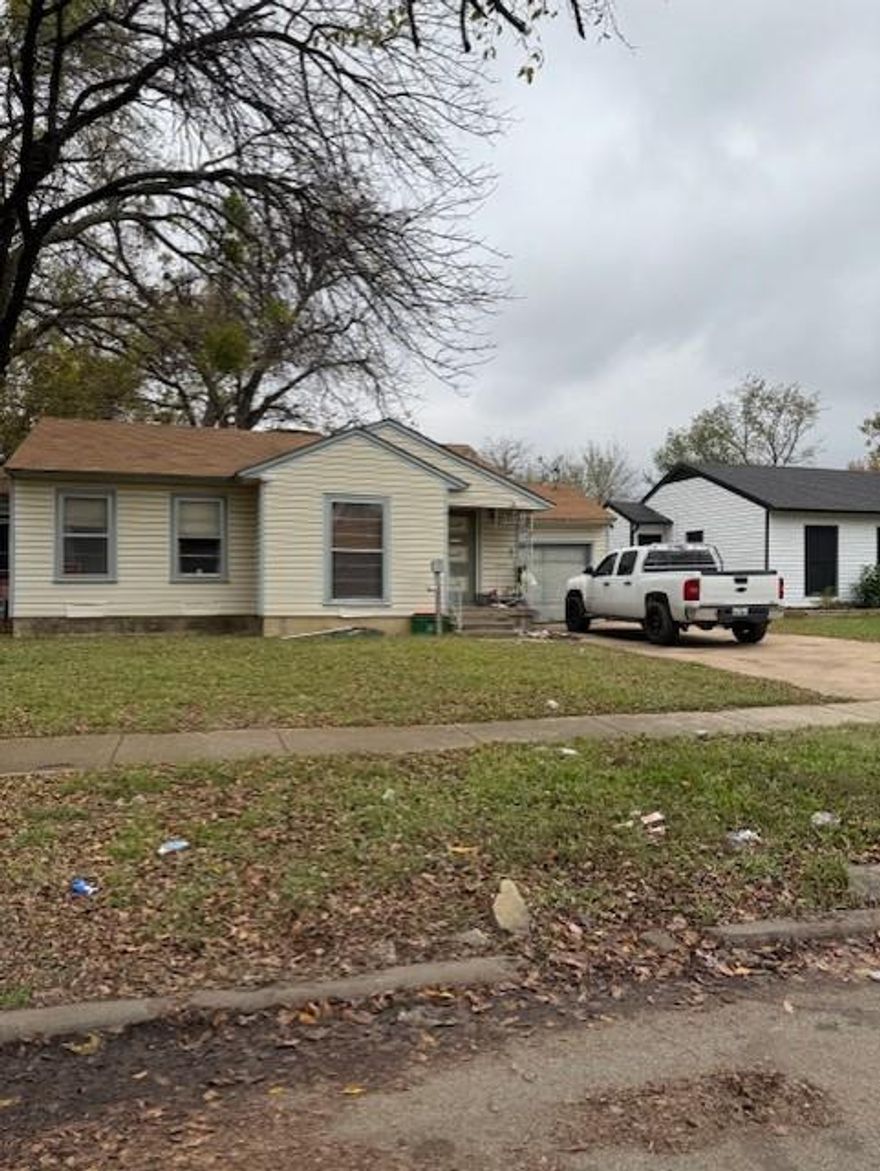 OFFERED ALL CASH AS-IS only.  All offers must include solid proof of good funds to close quickly.  Seller has no survey and will not incur expense for same.  No sight-unseen offers, no option periods, please. Agent appointments through Broker Bay.