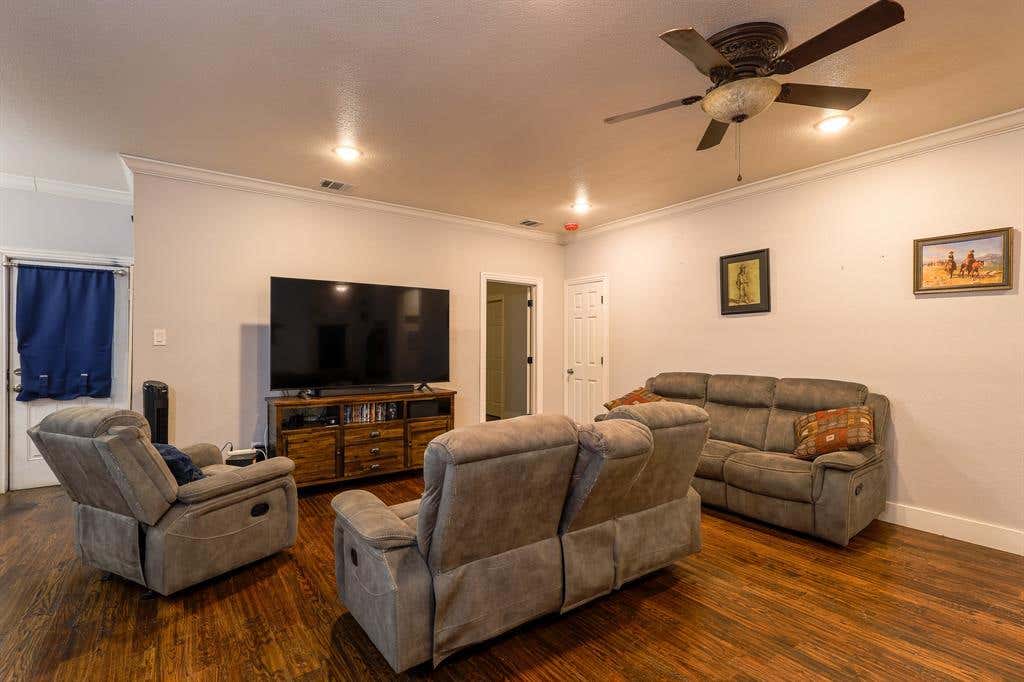 Photo of 1912 Belzise Terrace, Fort Worth, TX 76104 (MLS # 21302062)