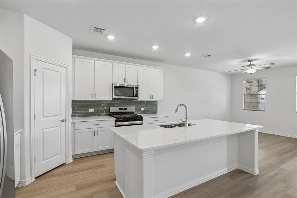 Photo of 2612 Arches Lane, Corinth, TX 76210 (MLS # 21403425)