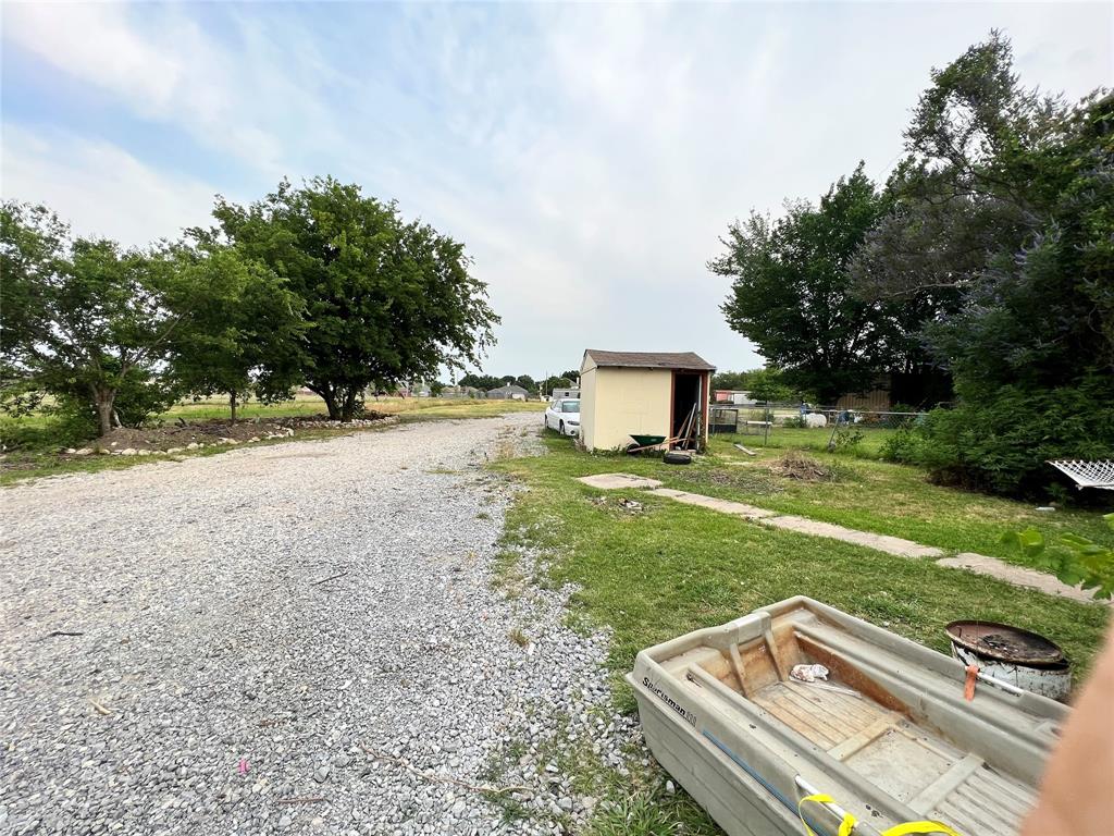 James Saunders Abstact - Land