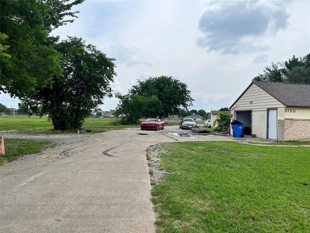 James Saunders Abstact - Land