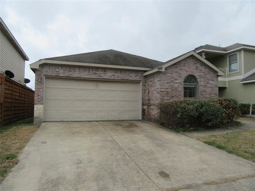 NICE NEWER SINGLE STORY HOME... LIVING AREA AND  DINING AREA WITH NICE  LUXURY VINYL PLANK FLOORING,  CARPETS IN THE BEDROOMS...  GOOD CLOSETS, TWO CAR GARAGE...  FENCED YARD.....MUST HAVE TWO YEARS GOOD  CURRENT RENTAL HISTORY AND TWO YEARS OF EMPLOYEMENT HISTORY AND MAKE 3 X RENT......PLEASE USE TAR APP....MAKE SURE THEY HAVE THEIR DEPOSIT READY TO PUT DOWN WHEN THE APP IS APPROVED...OUR APP FEE IS 50.00 PER PERSON..THANK YOU