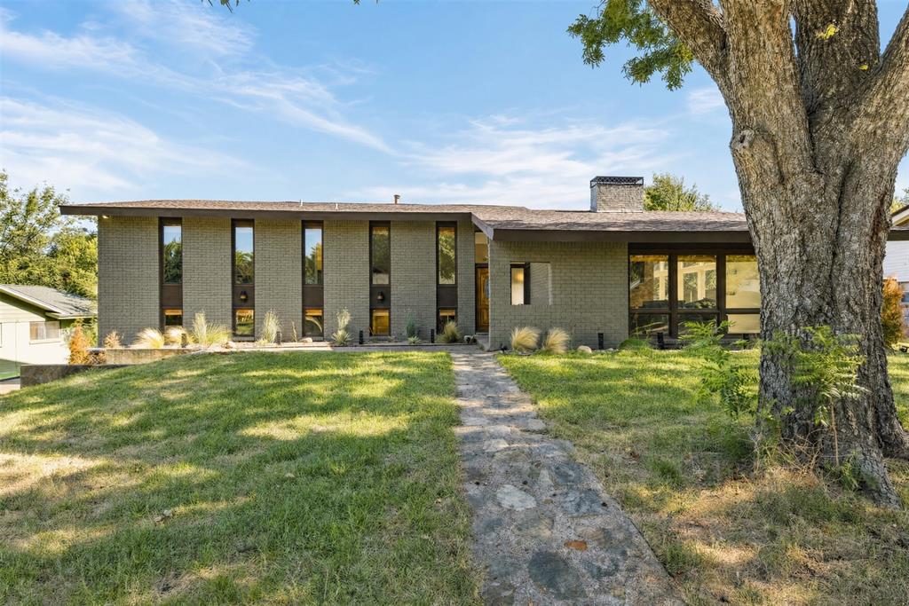 2811 Crowley Court