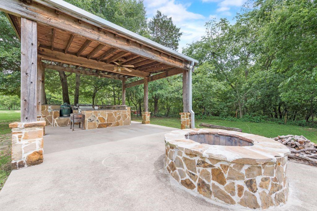 525 SE County Road 2218