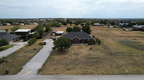 11990 HILL COUNTRY CIR, PONDER, TX 76259 - Image 6bade4e7a1378db9ebc994635642f839/1351152537
