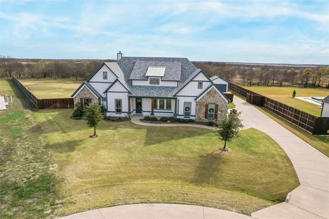 A home in Waxahachie