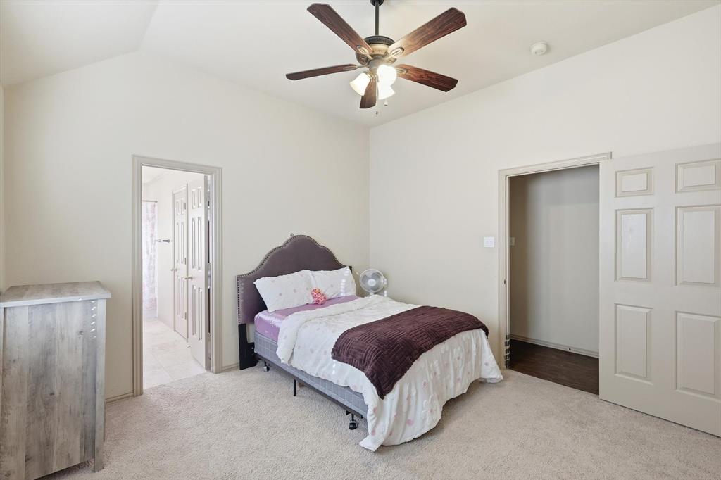 Tiverton Oaks Estates - Residential