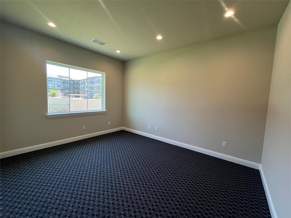 (N13386) COLLIN RIDGE OFFICE PARK - Commercial Lease