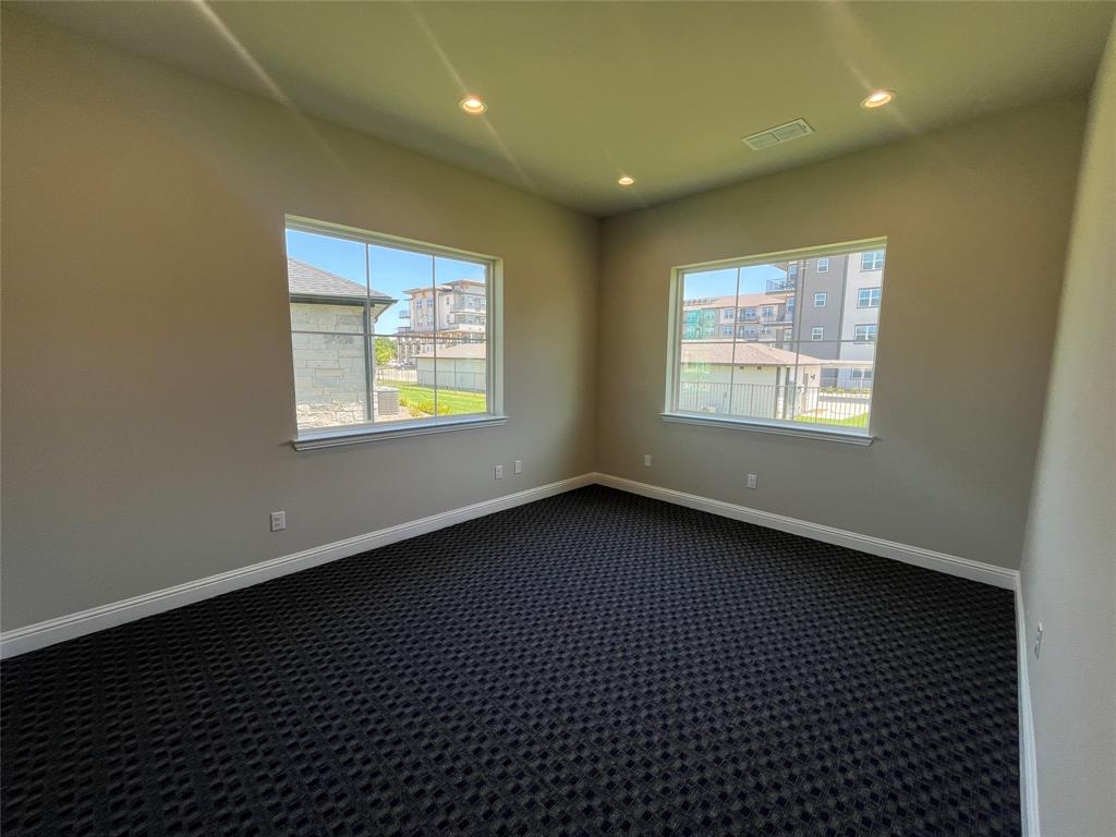 (N13386) COLLIN RIDGE OFFICE PARK - Commercial Lease