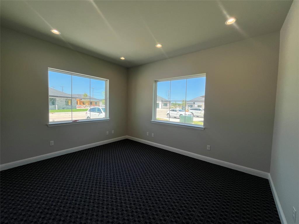 (N13386) COLLIN RIDGE OFFICE PARK - Commercial Lease