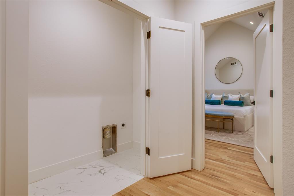 Lakeside - Residential