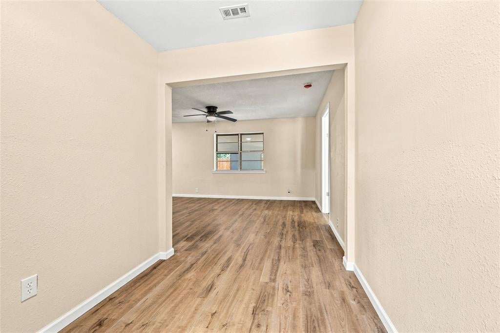 702 Jonathan Lane