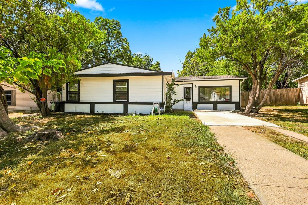 702 Jonathan Lane