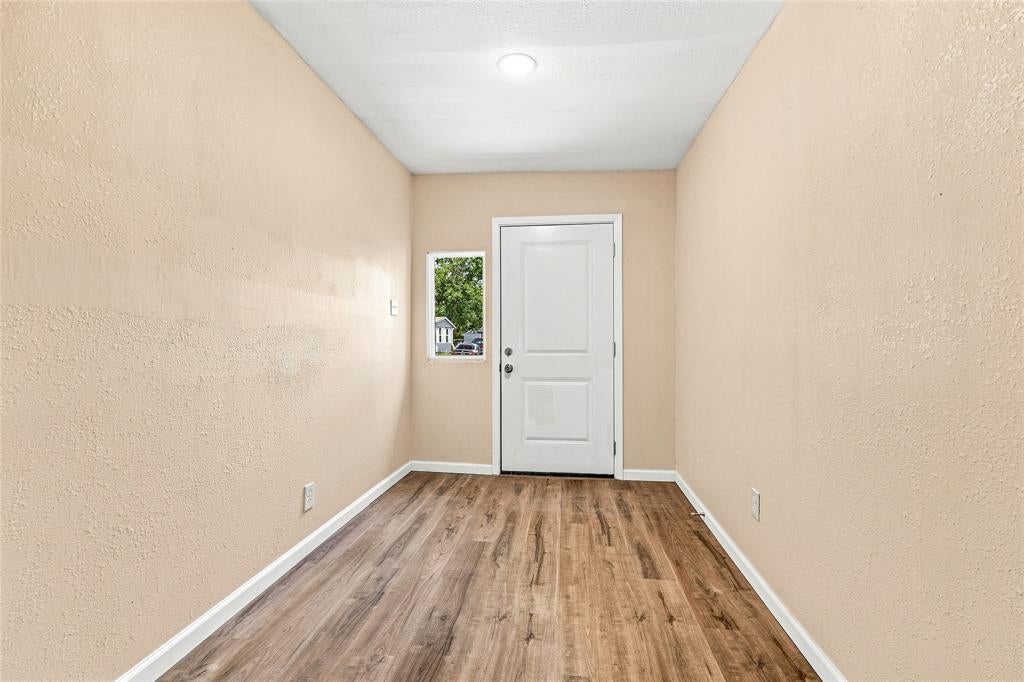702 Jonathan Lane