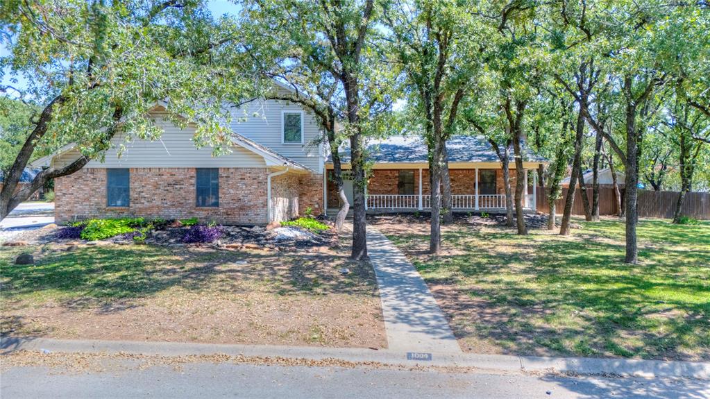 1004 Shady Oaks Drive N