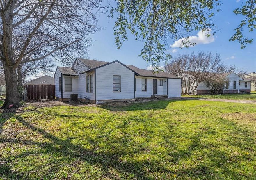 Remodeled home, Tenant-occupied. Showings by appointment only with advance notice. Details per seller and prior listing information. Buyer and buyer’s agent to verify all information independently.