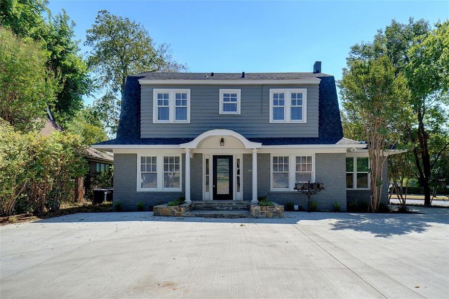 CHRISTMAS SPECIAL! FOR ANY APPROVED APPS BY DEC. 31ST, RECEIVE FREE RENT FOR THE MONTH OF JANUARY! Vintage charm with modern amenities 1-1 luxury town home on the bricks of Camp Bowie Blvd. Each town home has been completely remodeled and updated with new paint, restored hardwood flooring, custom tile, staircases, counter-tops, appliances and so much more!. The exterior of the property has undergone a major face lift that includes all new structural elements like steps and landings, landscaping, new driveway and parking area and tons of updates. Probably the best amenity of these condos is the close proximity to the 7th Street shopping and nightlife, the Museum District and UNTHSC. You don't want to miss your chance to live right on the bricks of historic Fort Worth!