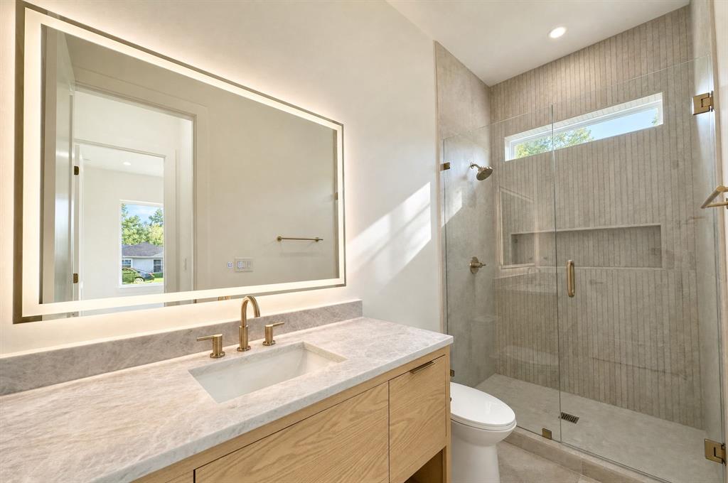 00000523105000000 - Residential